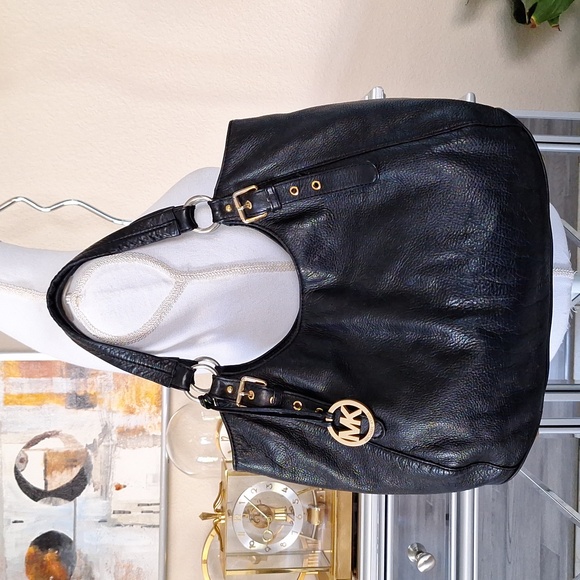 Michael Kors Handbags - Michael Kors Black Leather Purse Bag